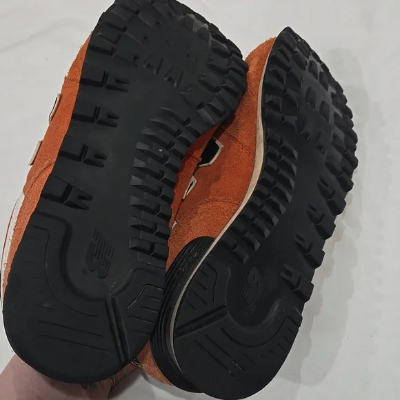 New Balance 574 Orange And Black sneakers 12 - Picture 7 of 9